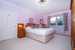 Guest Room- click for photo gallery